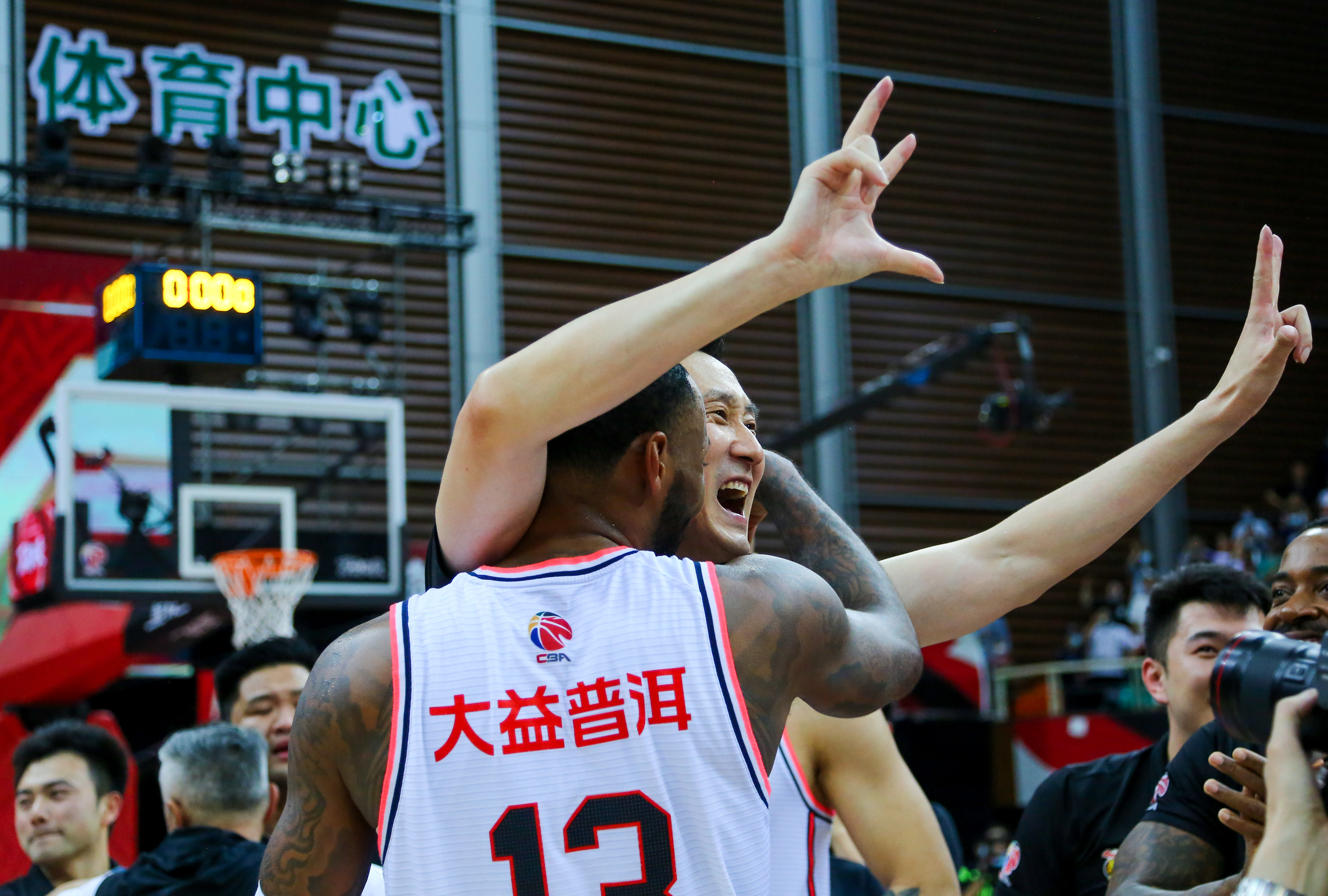 开云-包含窗口期体能课后,拉齐奥远射贴柱备战NBA总决赛,态度坚定,临场指挥获称赞的词条