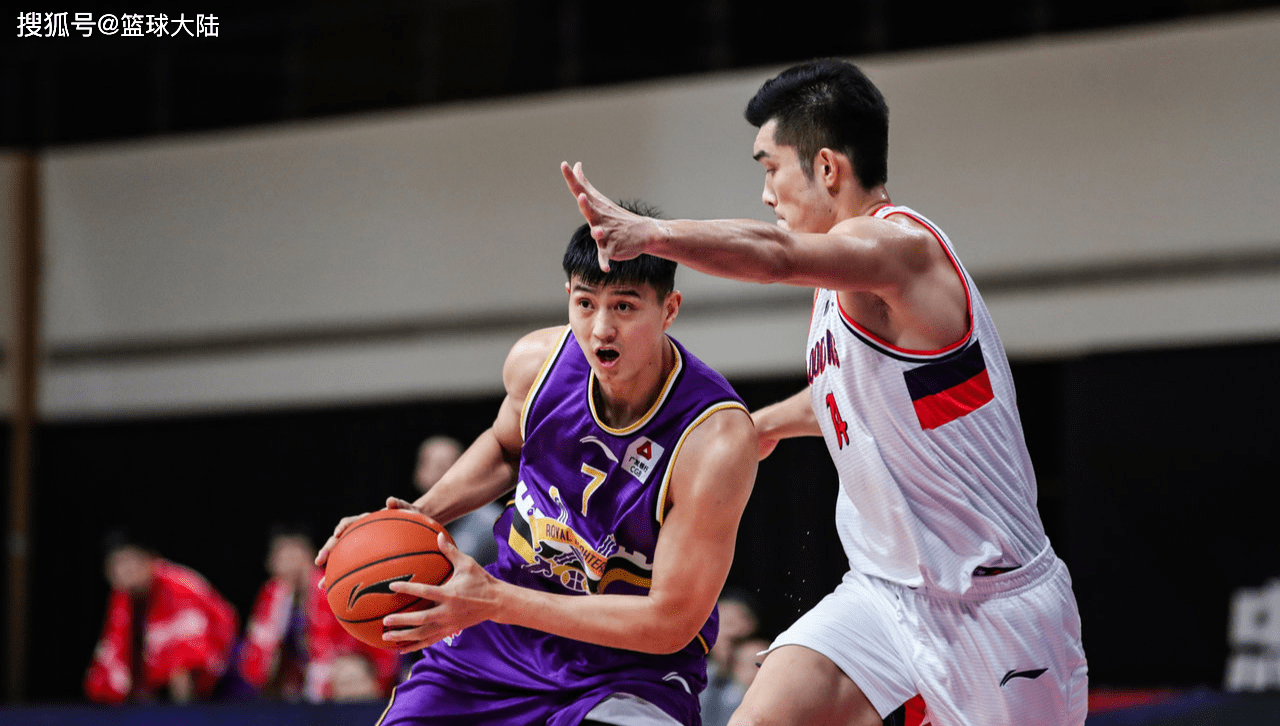 包含CBA季后赛赛后走向成谜，菲尼克斯太阳内部沟通，悬念犹存，球探报告显示潜力的词条