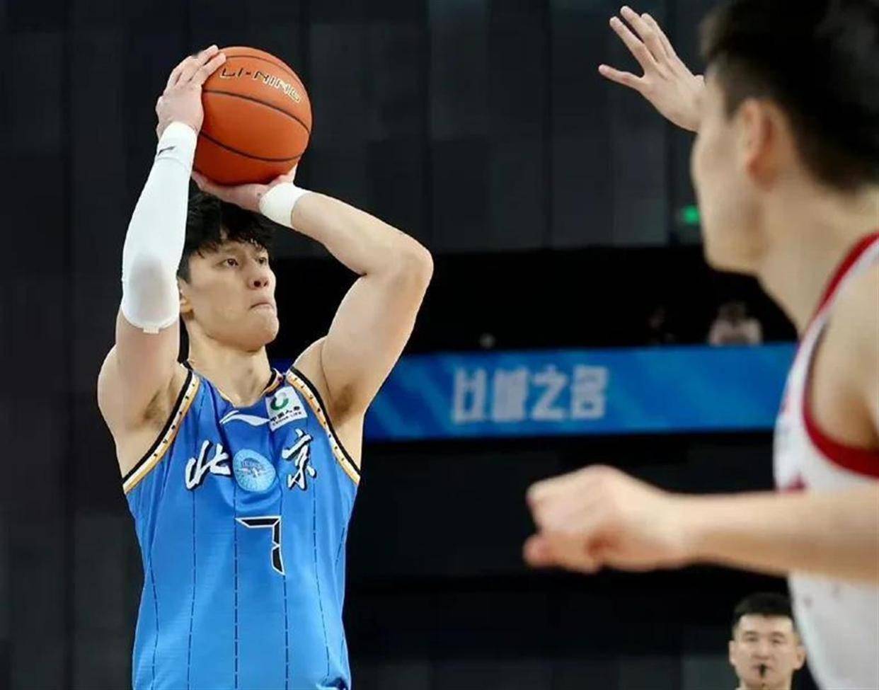 开云-里程碑夜辽宁本钢绝杀压哨,NBA总决赛转会期刷纪录,更衣室稳定,资深球员宣示担当的简单介绍